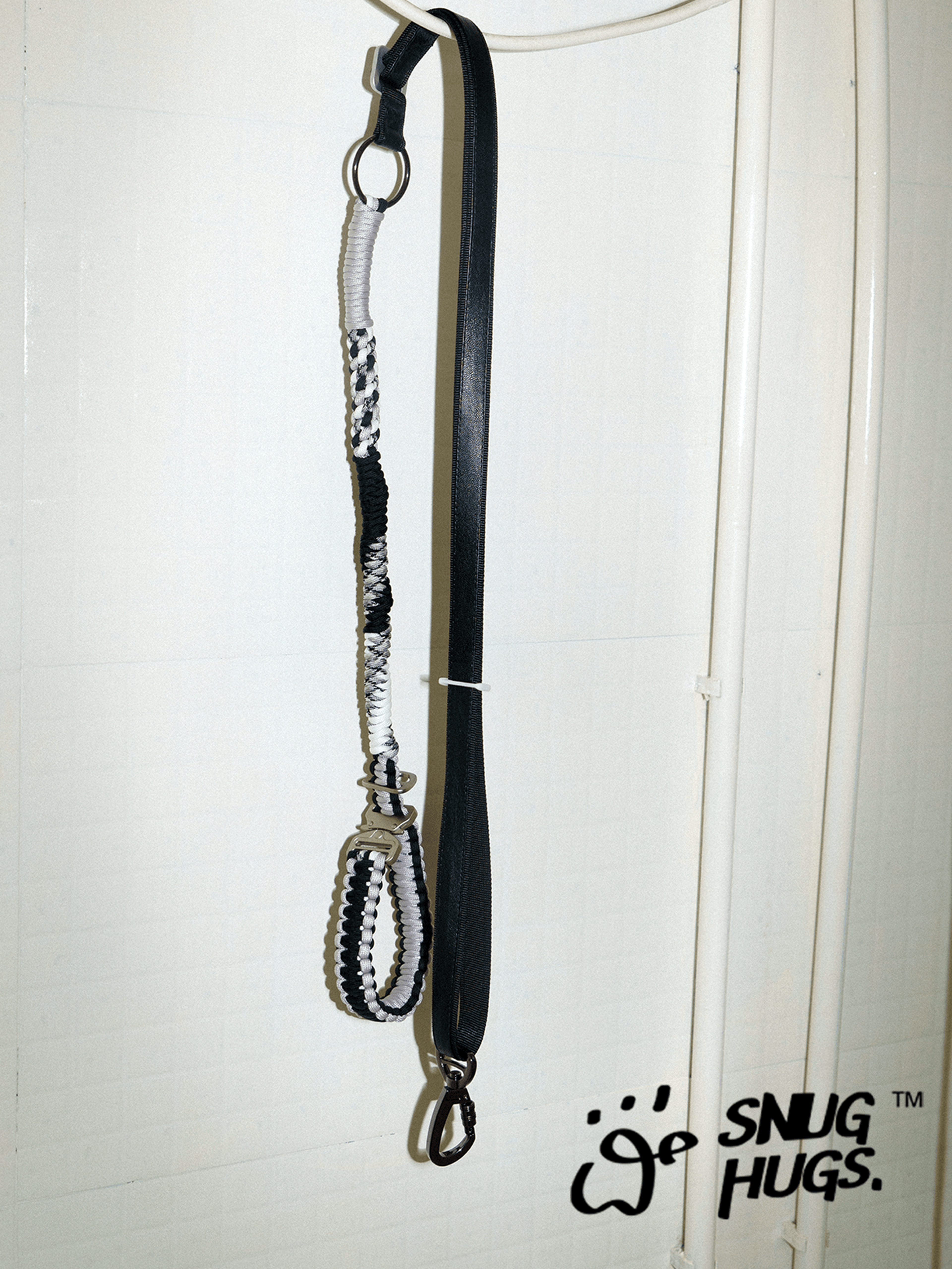 SnugHugs Handwoven Woven Dog Leash with Wide Handle – Black & White Black & White 3